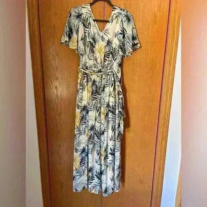 Gal Meets Glam maxi dress NWT yellow and blue flowers size 4